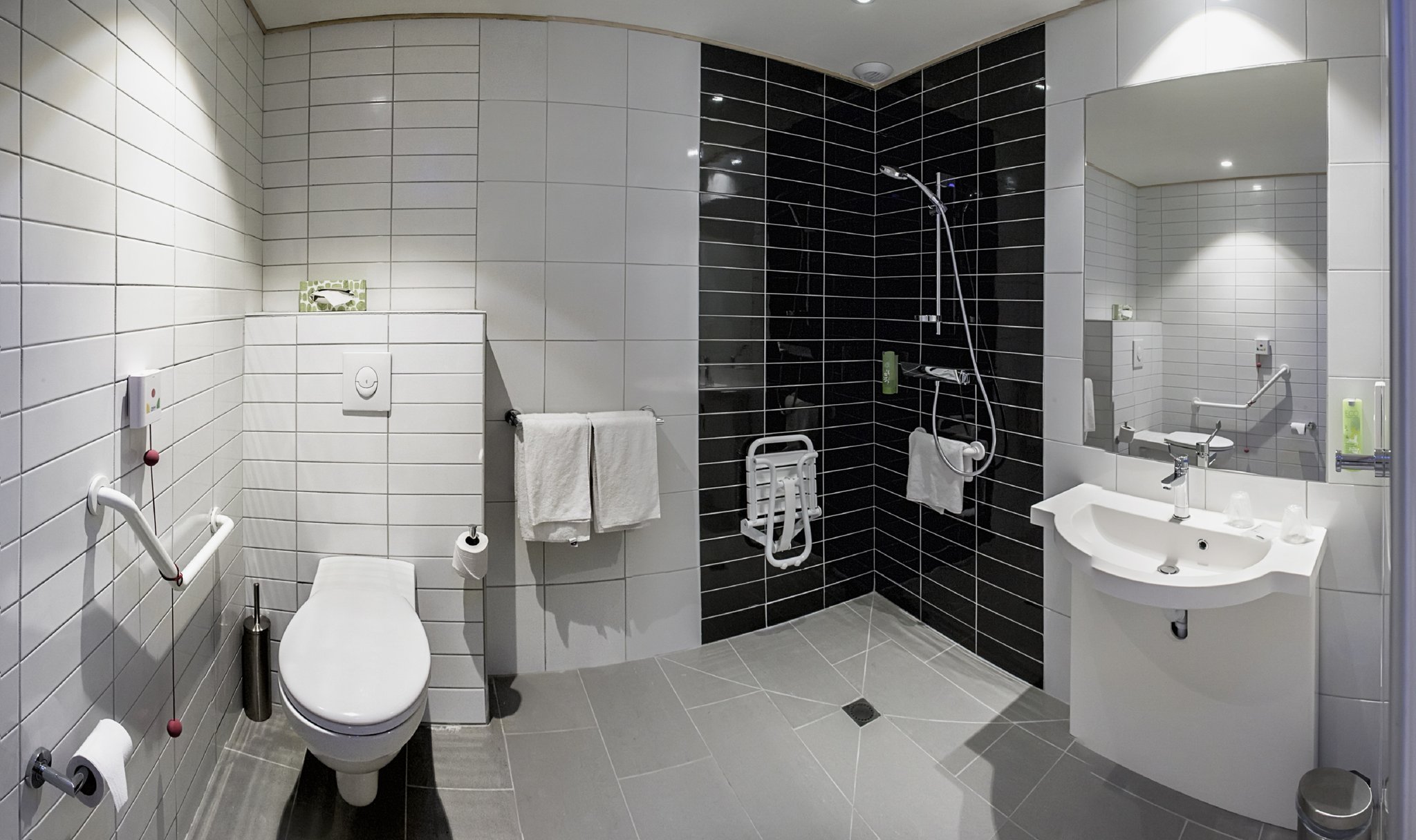Holiday Inn Express Lille Centre - Tap to explore photos
