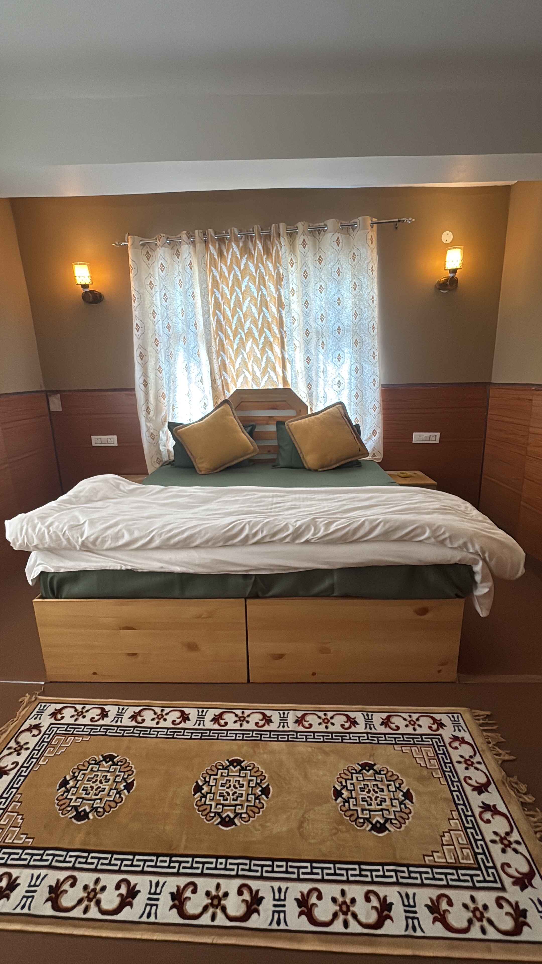 Jolly HomeStay Kaza - Tap to explore photos