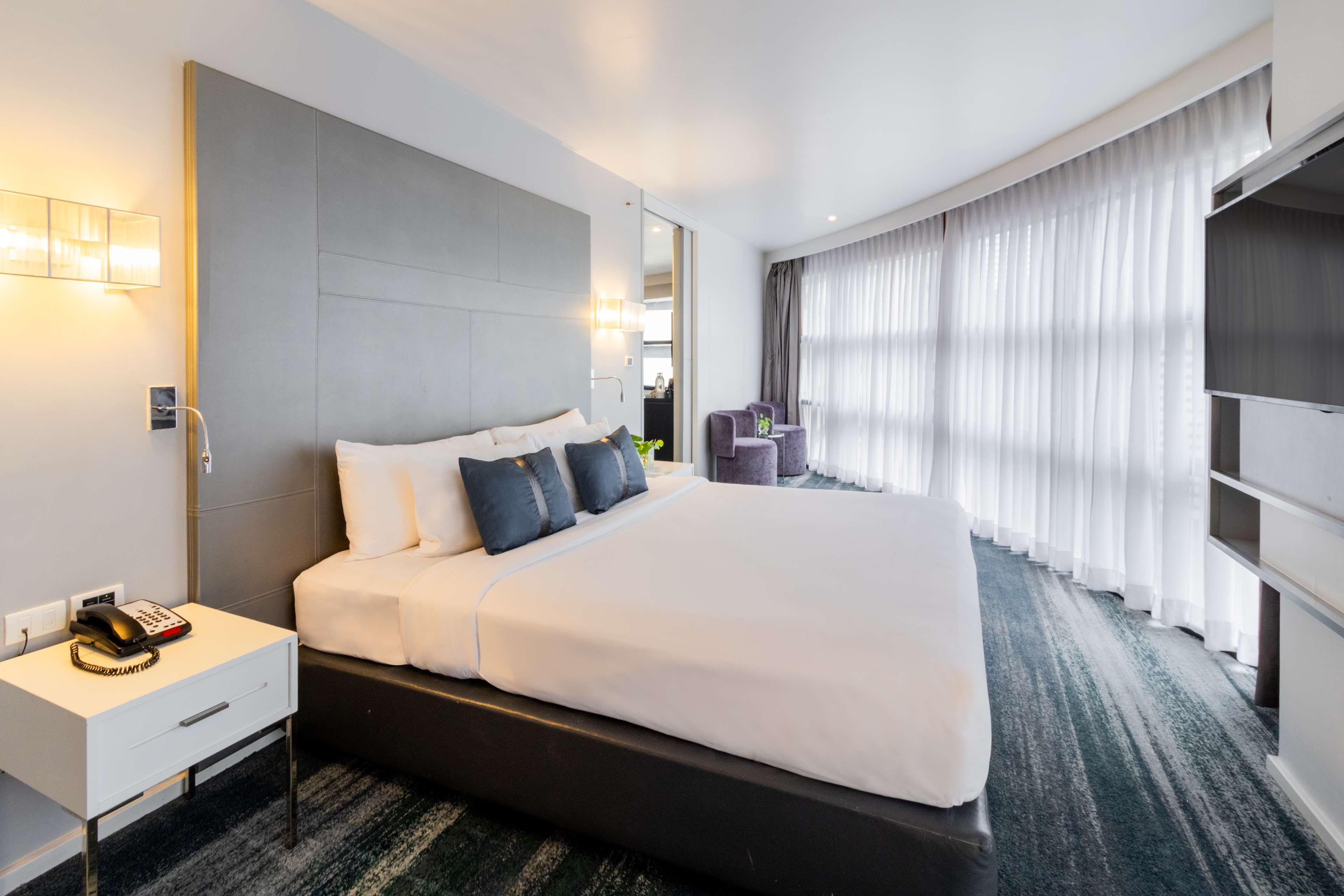 Best Western Sukhumvit 20 - Tap to explore photos