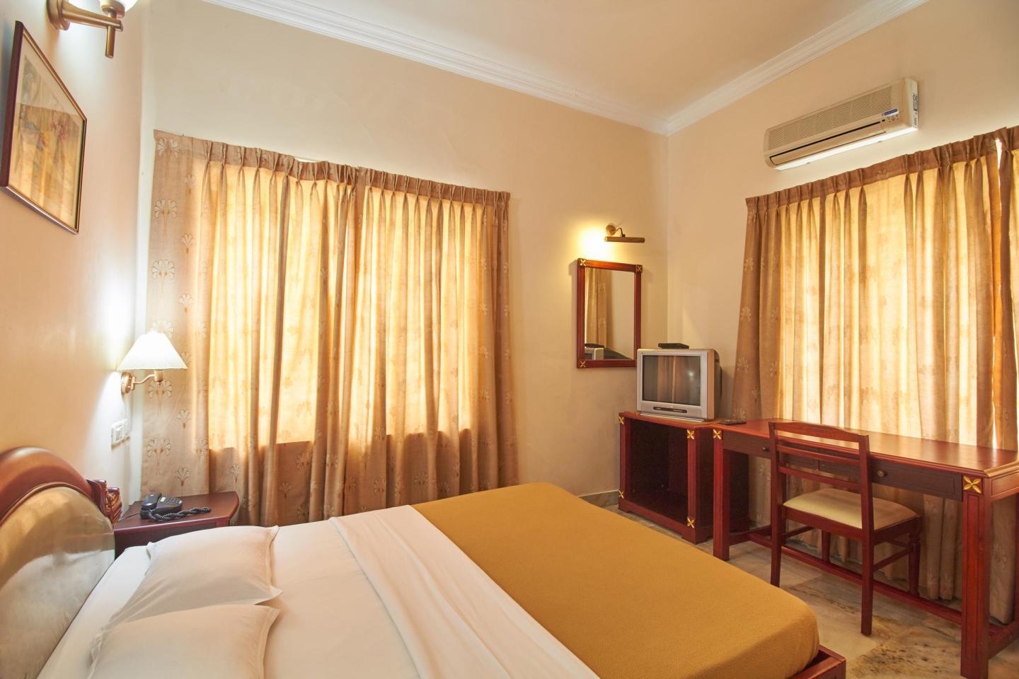 Hotel Karthika Residency - Tap to explore photos