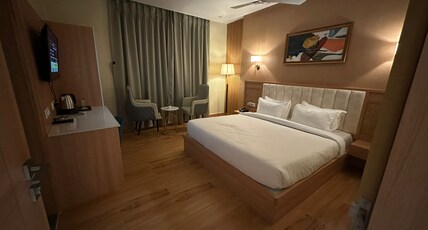 PUNJAB RESIDENCY Room Type - PREMIUM EXECUTIVE ROOM