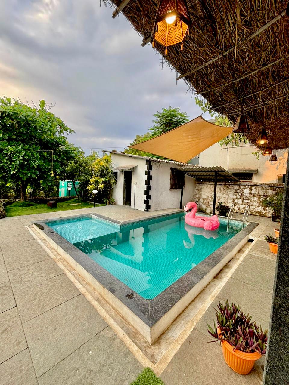 Makaan Villa - 4BHK with Pvt Pool - Tap to explore photos