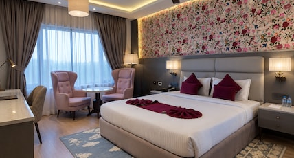 Hotel Rajshree & Spa Room Type - Honeymoon Suite with Bathtub Hotel Rajshree & Spa Room Type - Honeymoon Suite with Bathtub