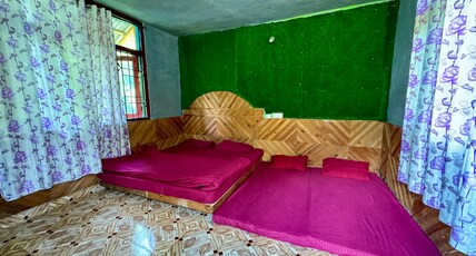 Memoir Homestay | Rooms & Cafe Room Type - Private Room with Balcony and Private Washroom