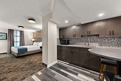 Best Western Parkway Hotel Toronto North - Tap to explore photos