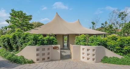 JW Marriott Ranthambore Resort & Spa Room Type - Tented Suite, 1 King, Garden view, Garden access JW Marriott Ranthambore Resort & Spa Room Type - Tented Suite, 1 King, Garden view, Garden access