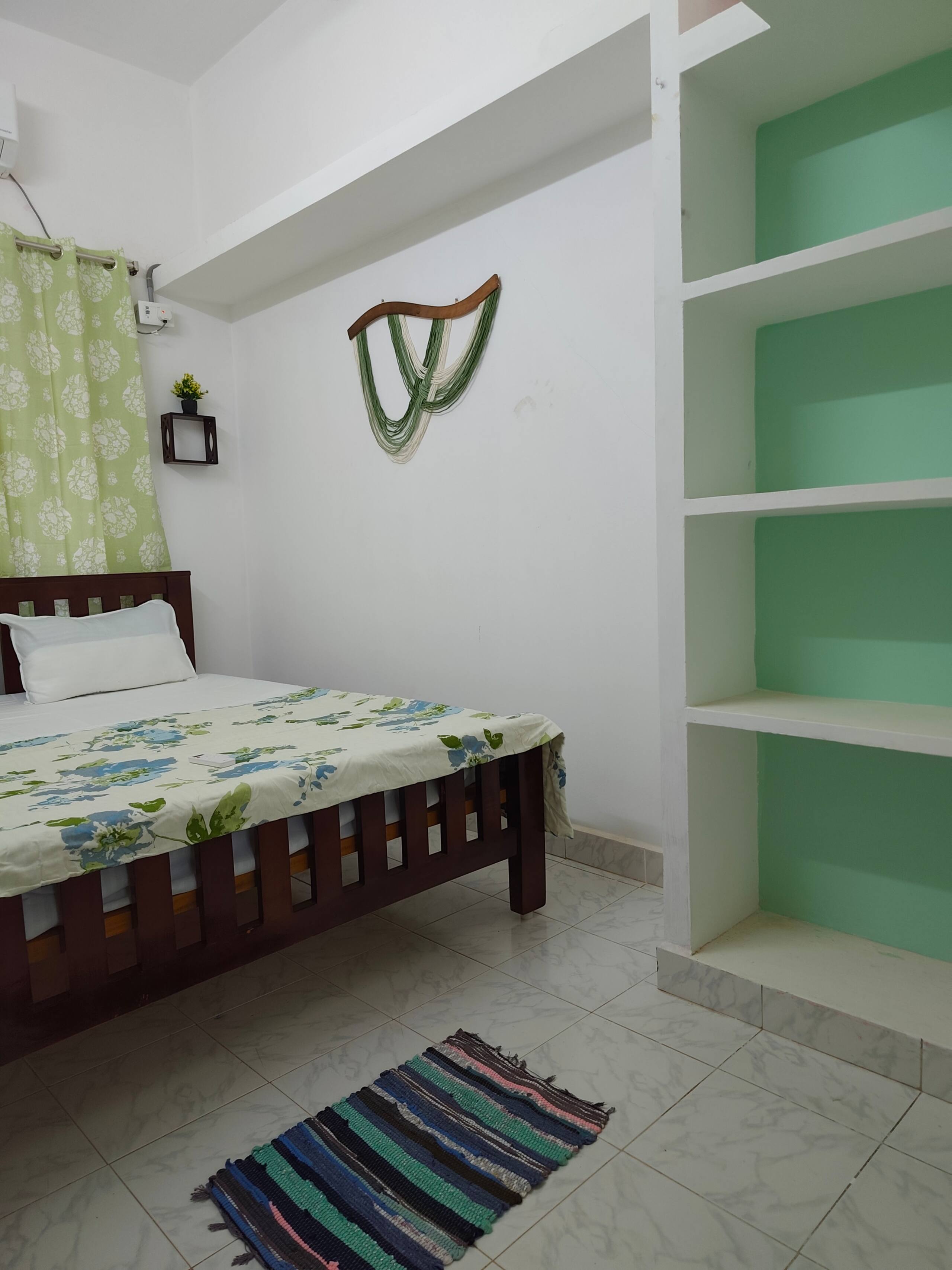 Calm 2 BHK GF with Garden Access in main town - Tap to explore photos