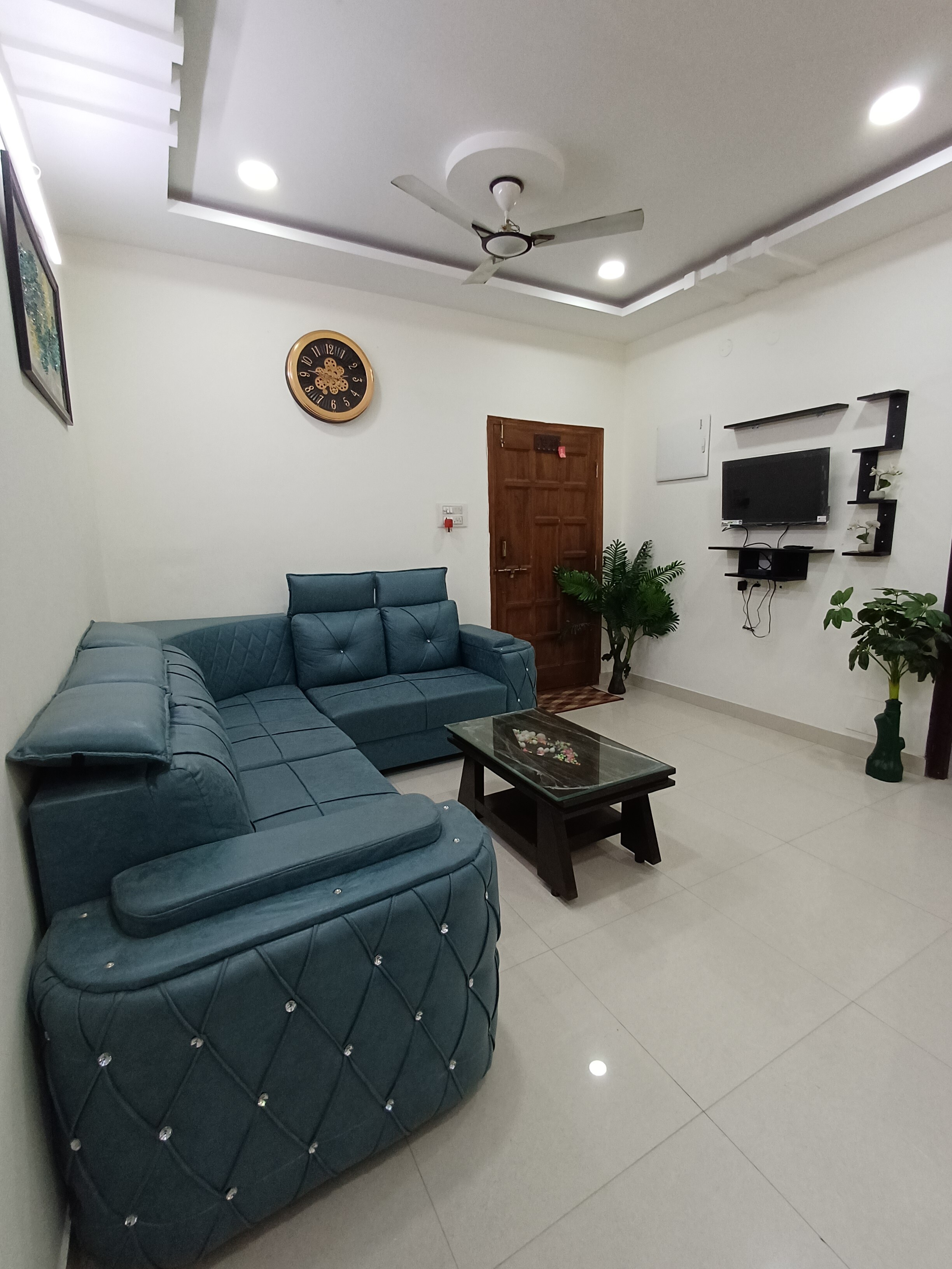 Elite 3bhk apartment with all amenities - Tap to explore photos