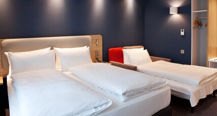 Holiday Inn Express - Siegen Room Type - 1 Double Standard Sofa Bed City View