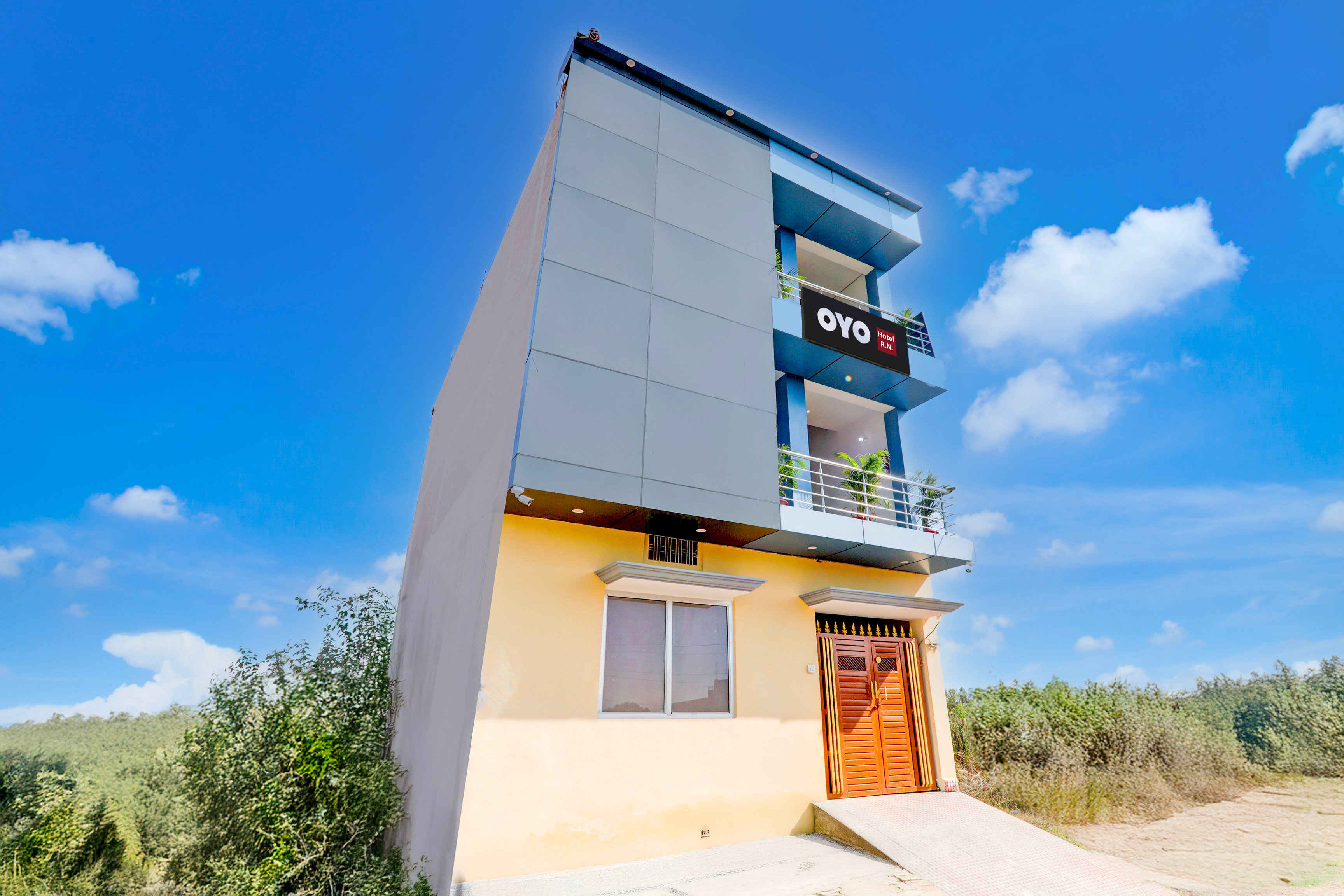 HOTEL O RN - Tap to explore photos