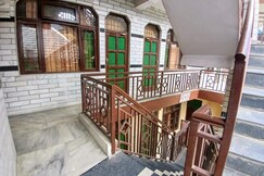 Mount view guest house patlikuhal manali