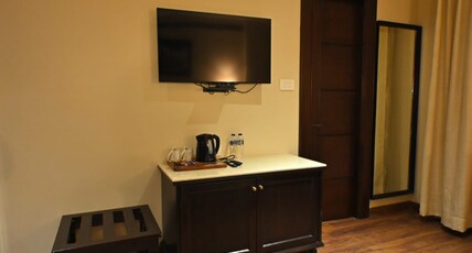 Dharm Resort Room Type - Premium Side Ganges View