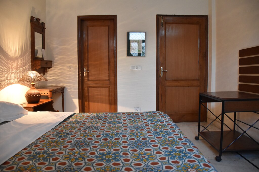 SERENE - Tap to explore photos