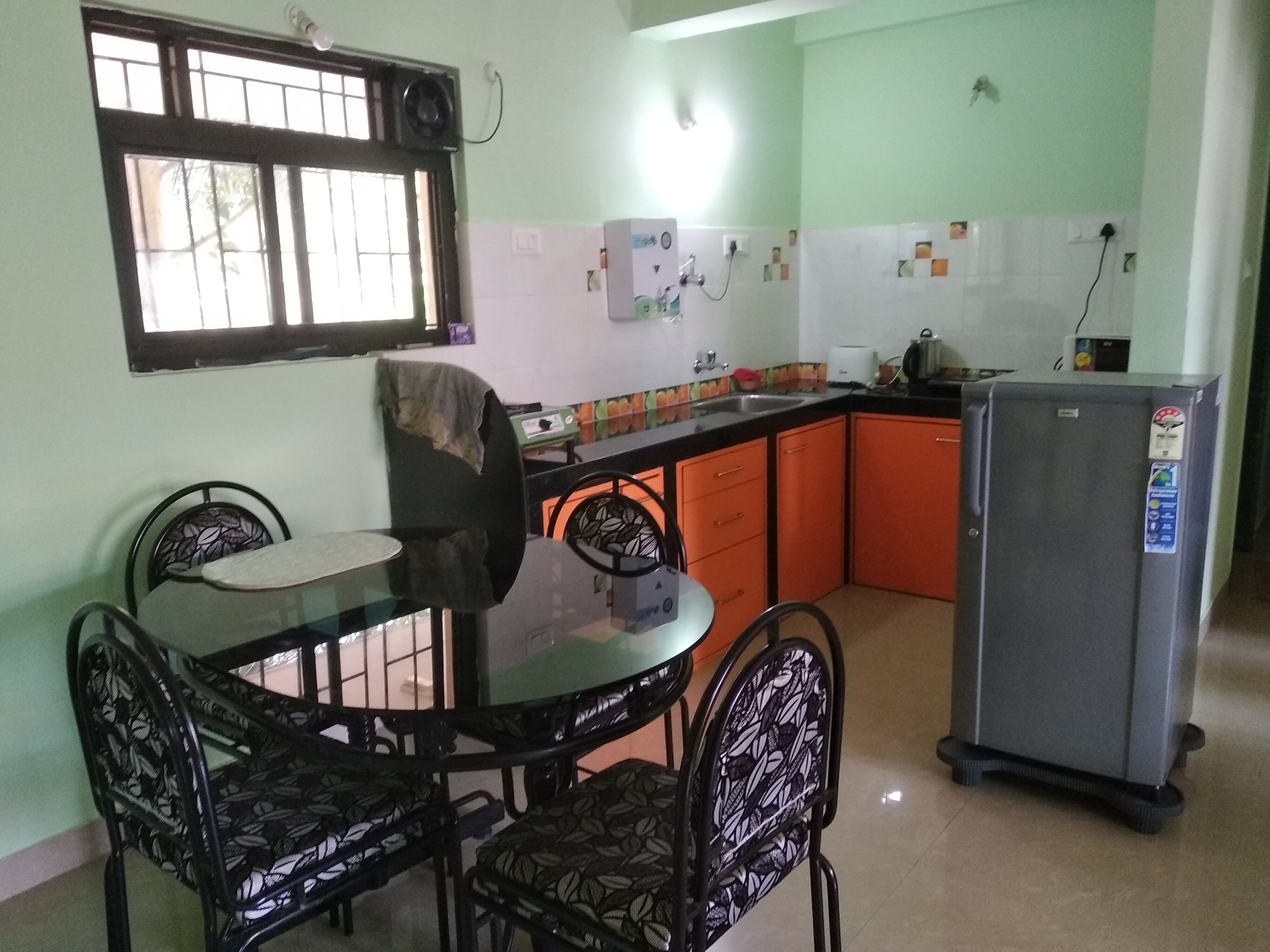 MAATR SMRTI - Tap to explore photos