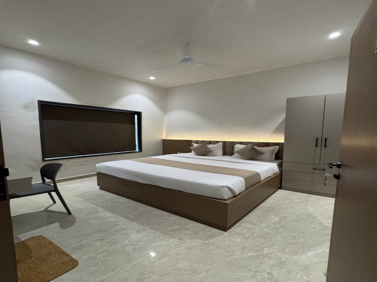 Hotel Ashoka Inn - Tap to explore photos