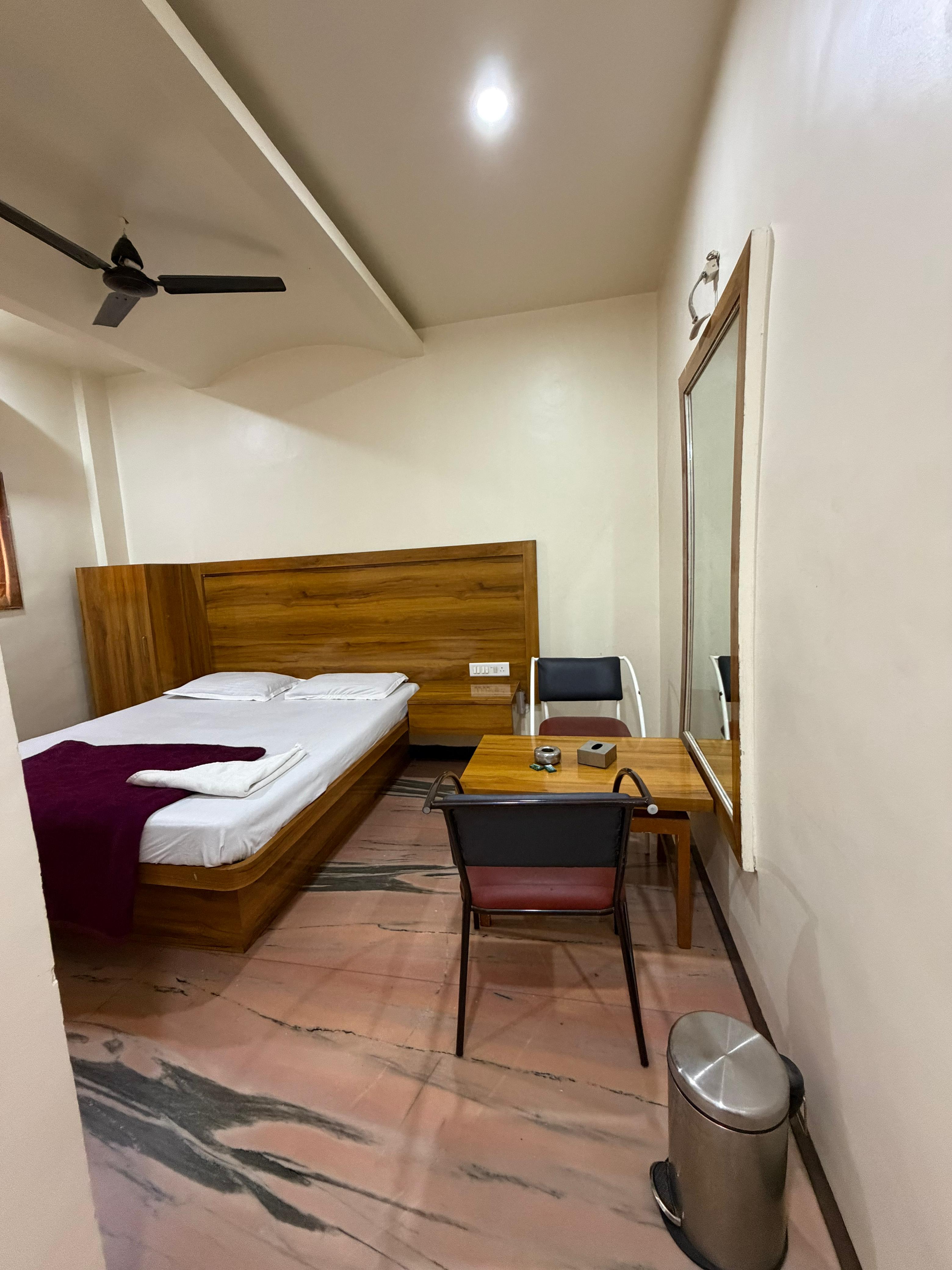 Hotel Saudagar - Tap to explore photos