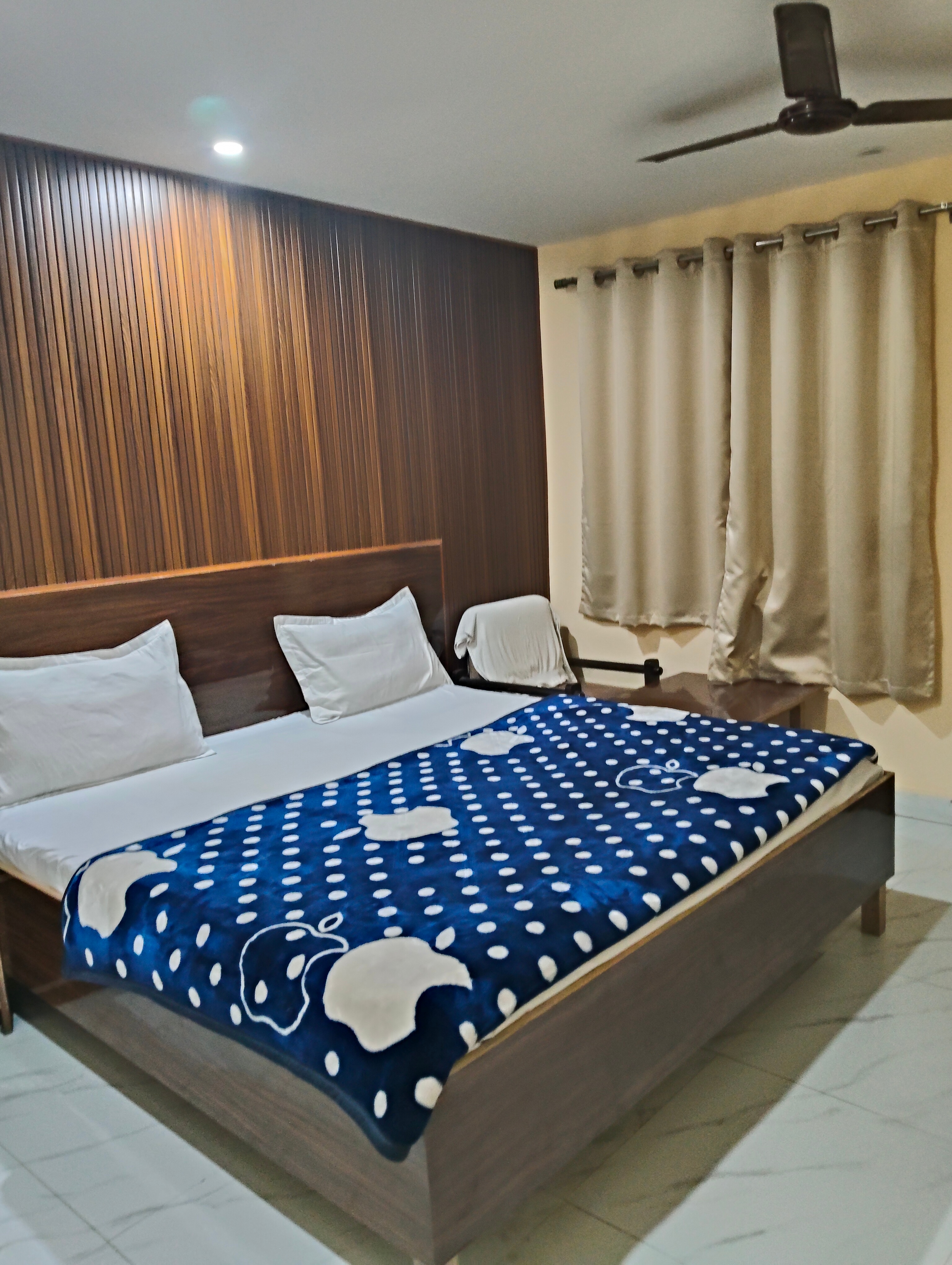 Hotel arti cottage - Tap to explore photos