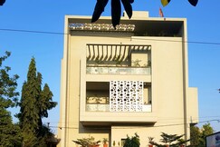 Hotel Vasudha Palace