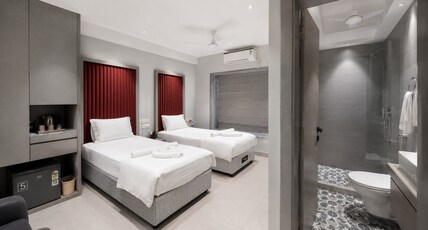 Mukut Mani Regency Room Type - Comfort Twin-Beds Single Room