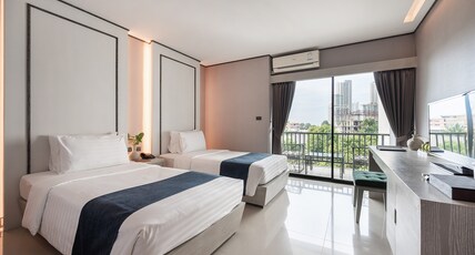 Manhattan Pattaya Hotel Room Type - Superior Twin Room