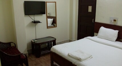 Divine Paradise Stay | WIFI | CAFE Room Type - Standard Room 2