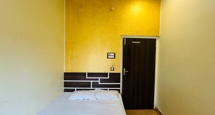 shivkamna guest house&hotel Room Type - 204 Non AC