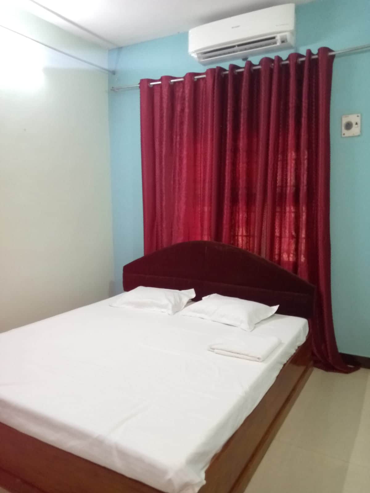 Spacee craft guest House - Tap to explore photos