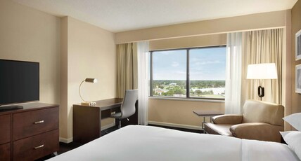 DoubleTree by Hilton Orlando Downtown Room Type - 1 KING BED HIGH FLOOR VIEW