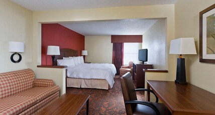 Hampton Inn Chicago-Tinley Park Room Type - KING W MICROFRIDGE