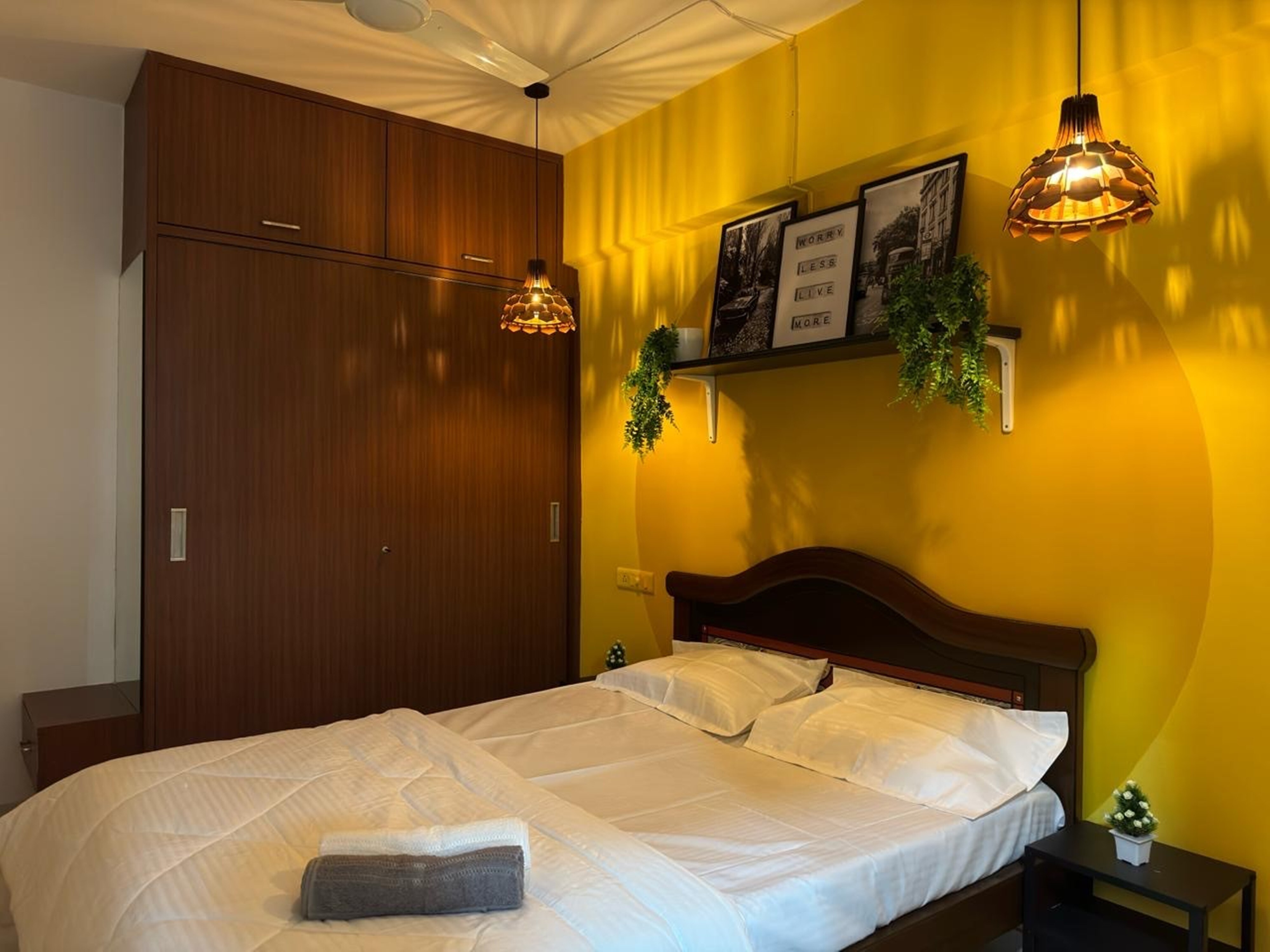 Sienna 1BHK Humble Abode in Botanical gardens - Tap to explore photos