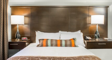 Staybridge Suites North Jacksonville, an IHG hotel Room Type - 1 Queen 1 Bedroom Suite