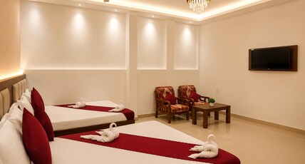Jayaditya Palace 10 minutes walking from Shri Ram Mandir Room Type - Luxery Family Room