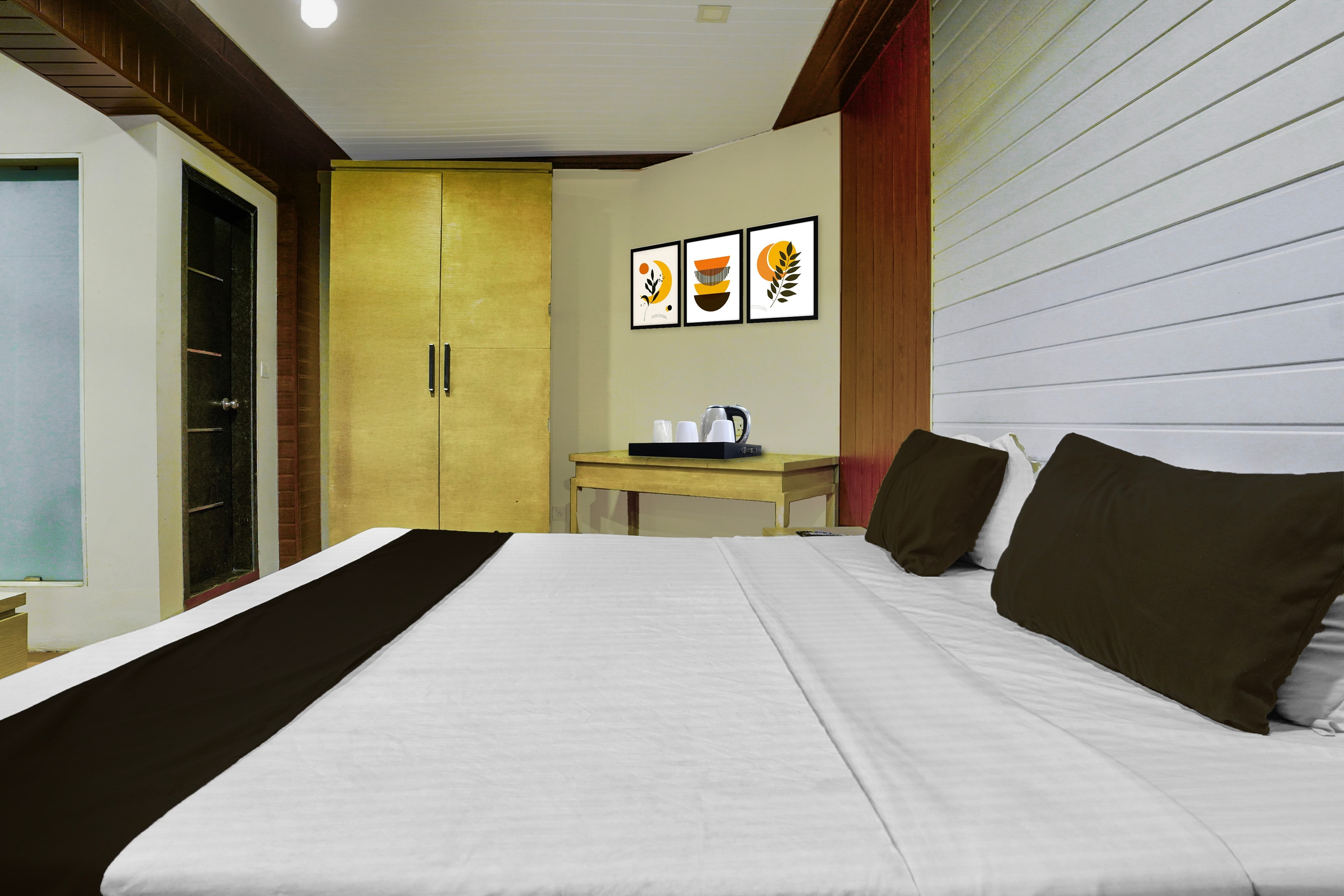 Collection O Lodha Experia Mall Dombiwali Formerly RR Suites - Tap to explore photos