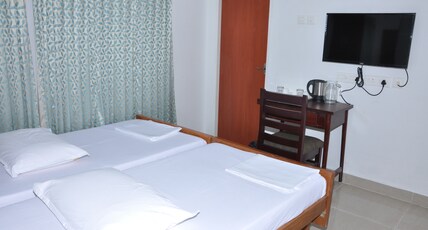 Hotel Surag Residency Room Type - Deluxe AC Room