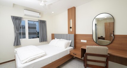 Hotel RiverView Room Type - Deluxe Double Bed Room
