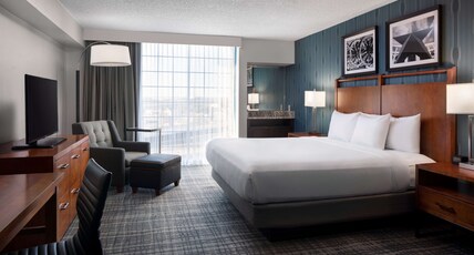 Embassy Suites Austin Central Room Type - KING QUEEN TWO-ROOM SUITE