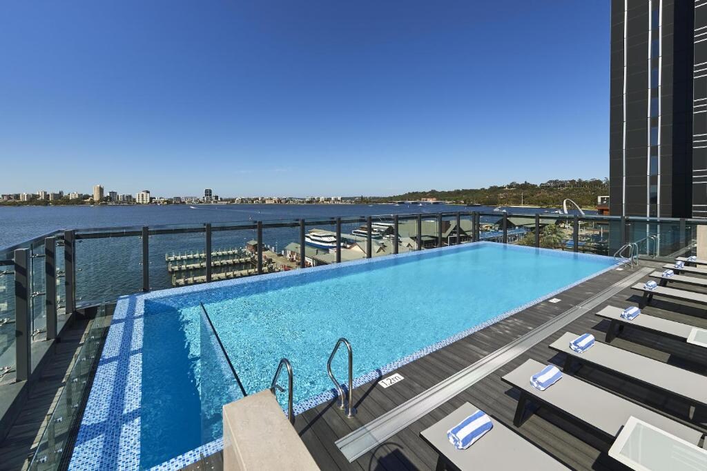 DoubleTree by Hilton Perth Waterfront - Tap to explore photos