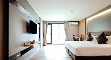 Three Sukhumvit Hotel Room Type - Superior King Room