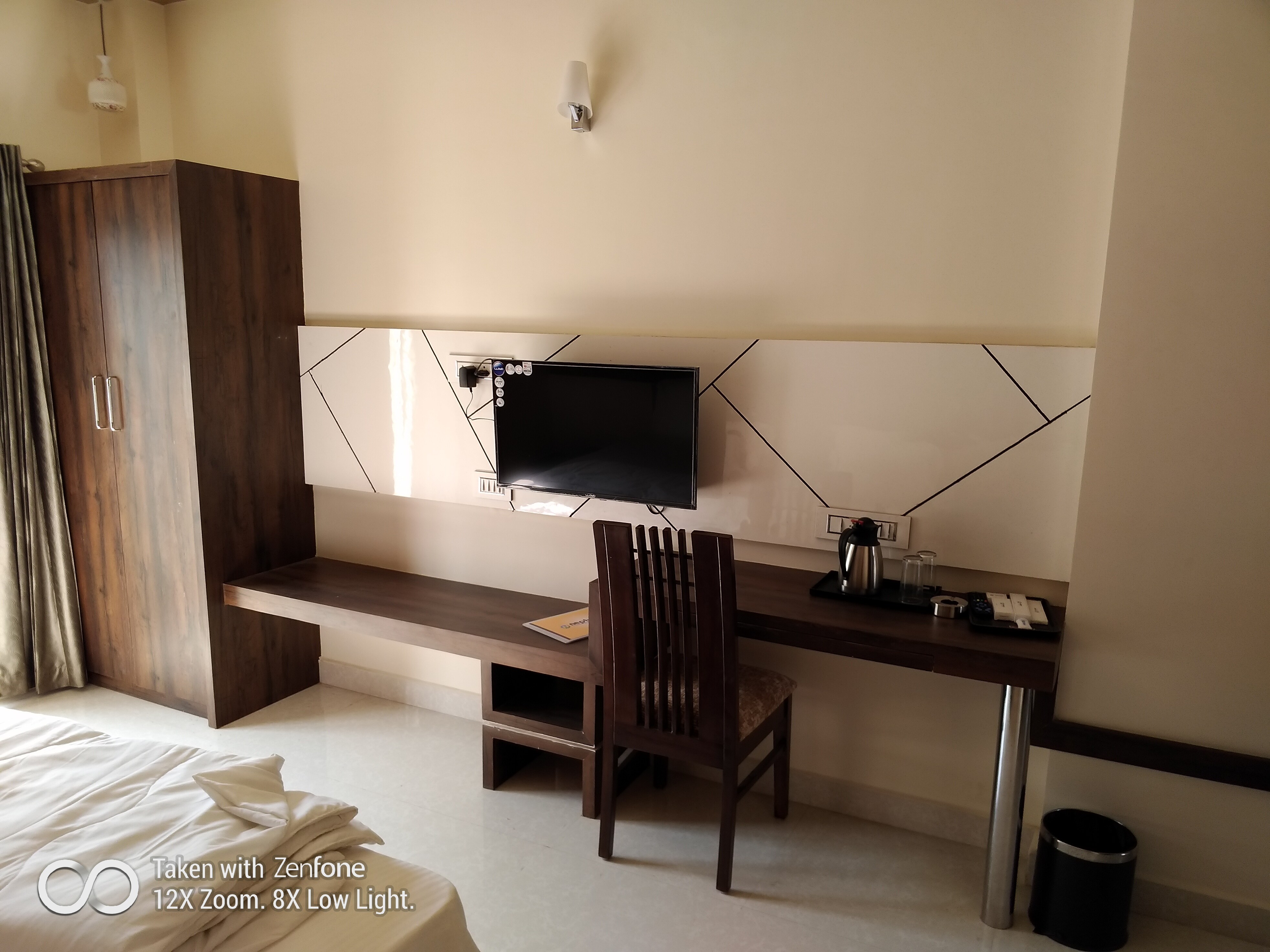 Hotel Neptune - Tap to explore photos