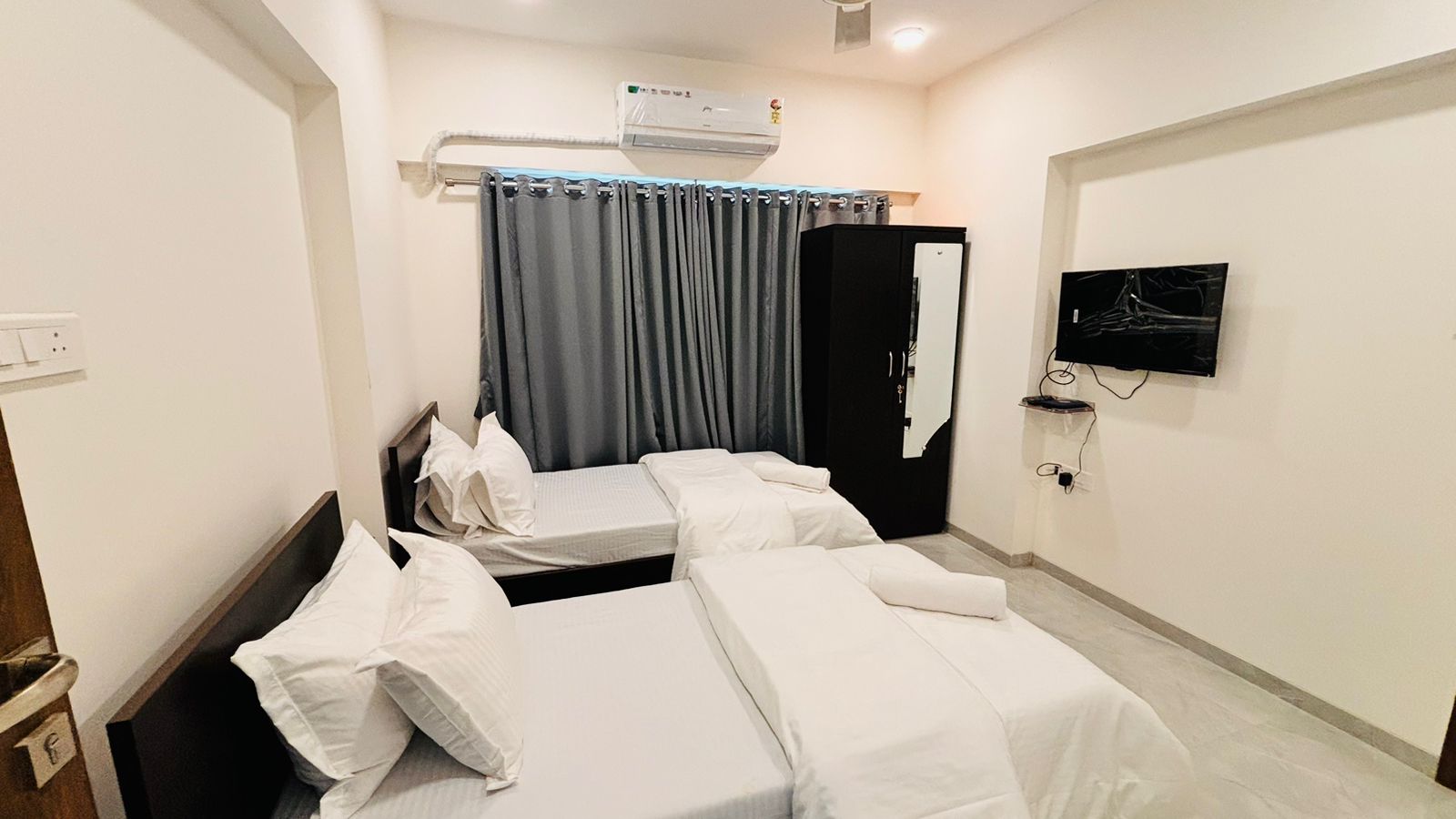 Bombay Stay Apartments Near BKC - Tap to explore photos
