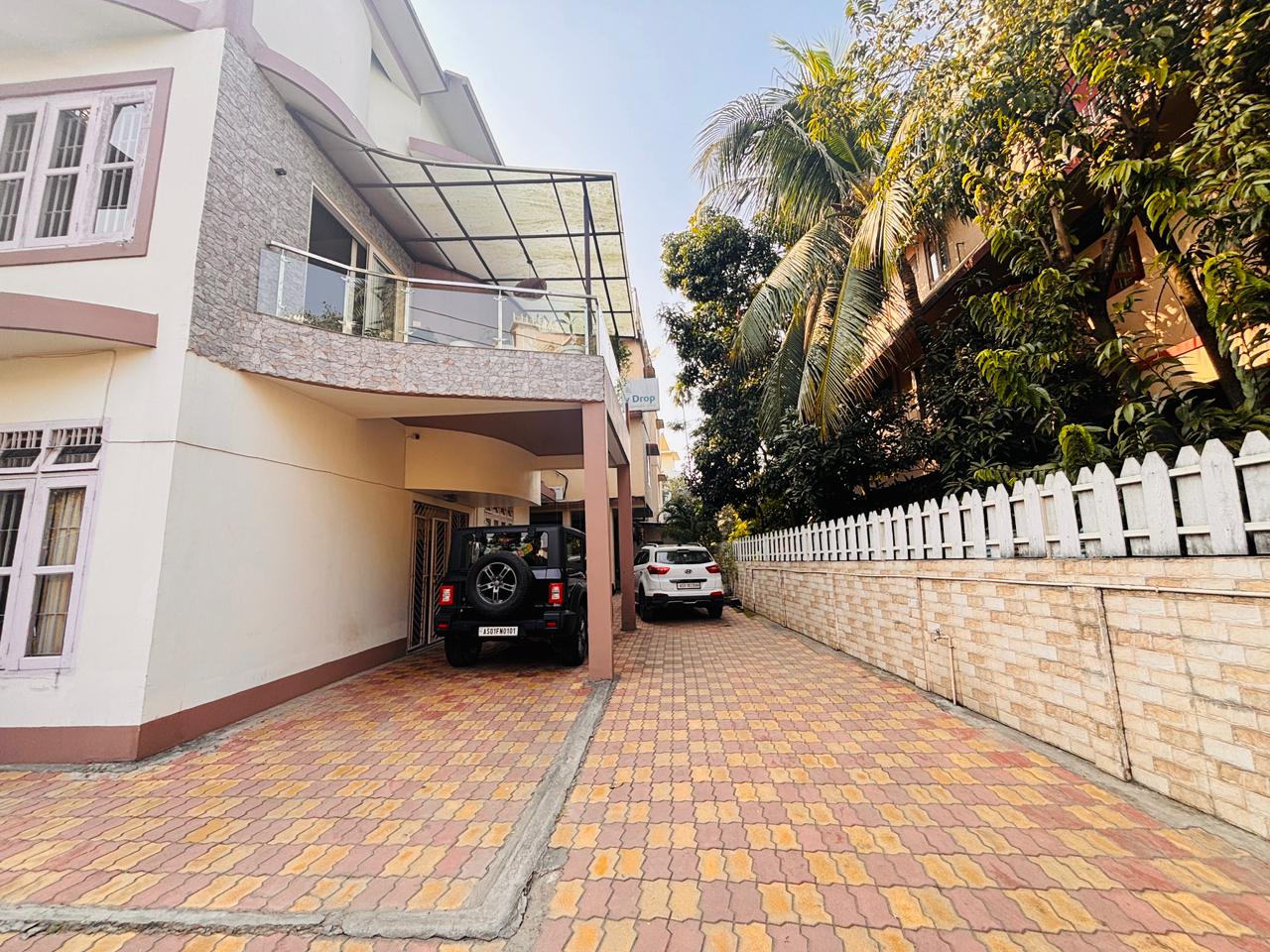 Kareng Cozy Homestay - Tap to explore photos
