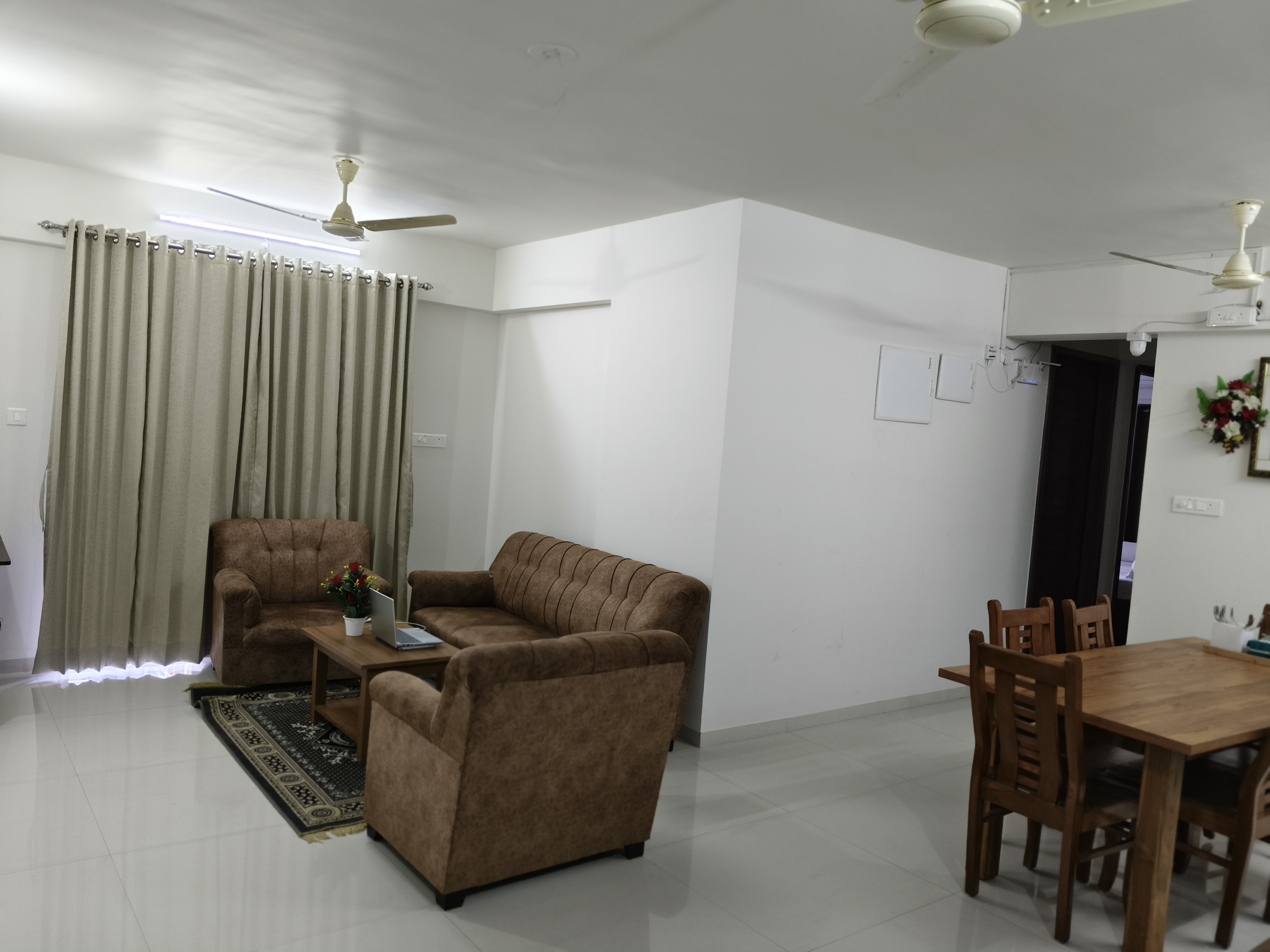 AADHYA RESIDENCY CORPORATE GUEST HOUSE - Tap to explore photos