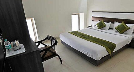 Anand Niketan Haridwar Room Type - Deluxe Non Ganga facing Room