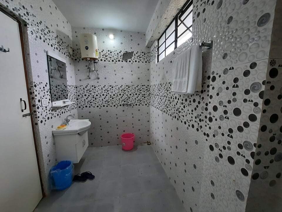 Sunrise Inn Homestay | Rooms & Caretaker - Tap to explore photos