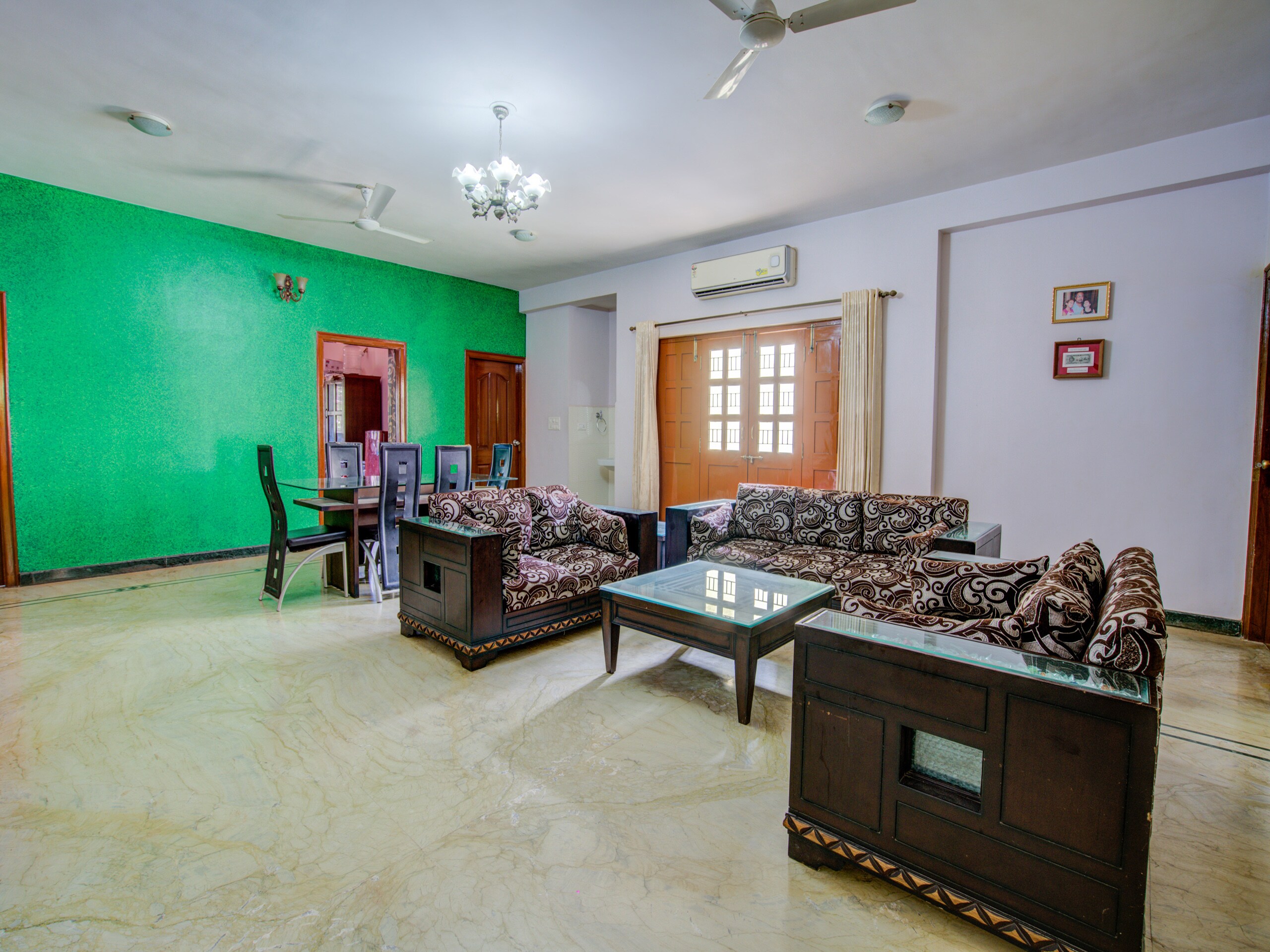 KD's Villa | Rooms & Caretaker - Tap to explore photos
