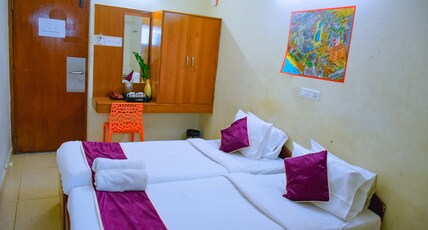 Naksha Tree Hotel Kishore Inn Koyambedu Room Type - Classic Room