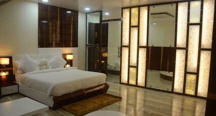 The Royal King- Hotel & Resort Room Type - Deluxe Room