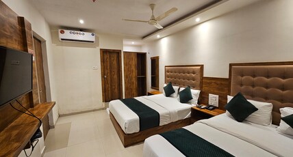 Hotel BKC Garden- Near US Embassy BKC Room Type - Deluxe Quadruple Room