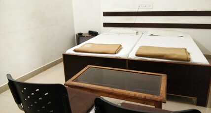 Hotel Park Plaza Room Type - Deluxe Room Ac