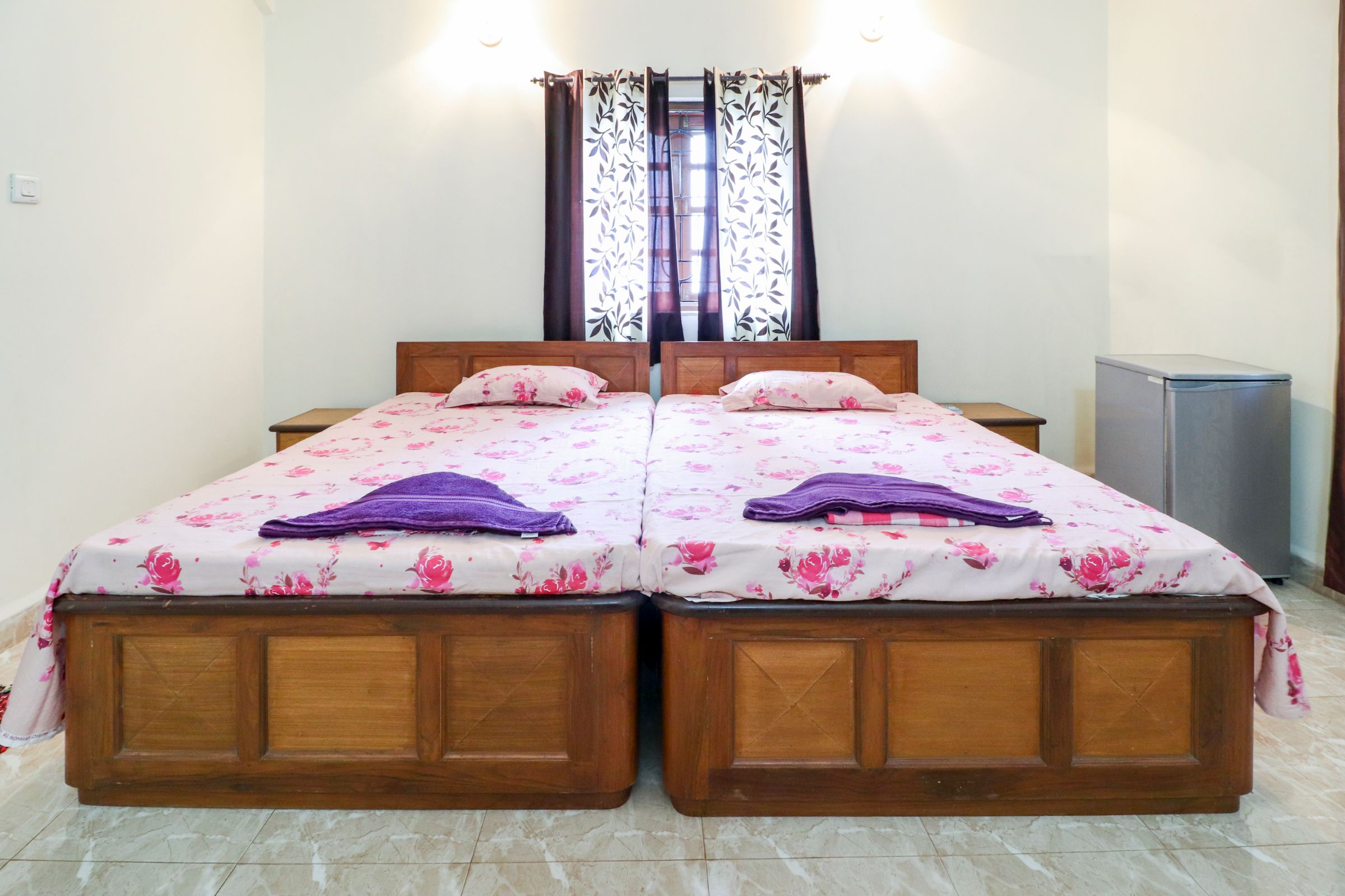 Fernandes Villa - Tap to explore photos